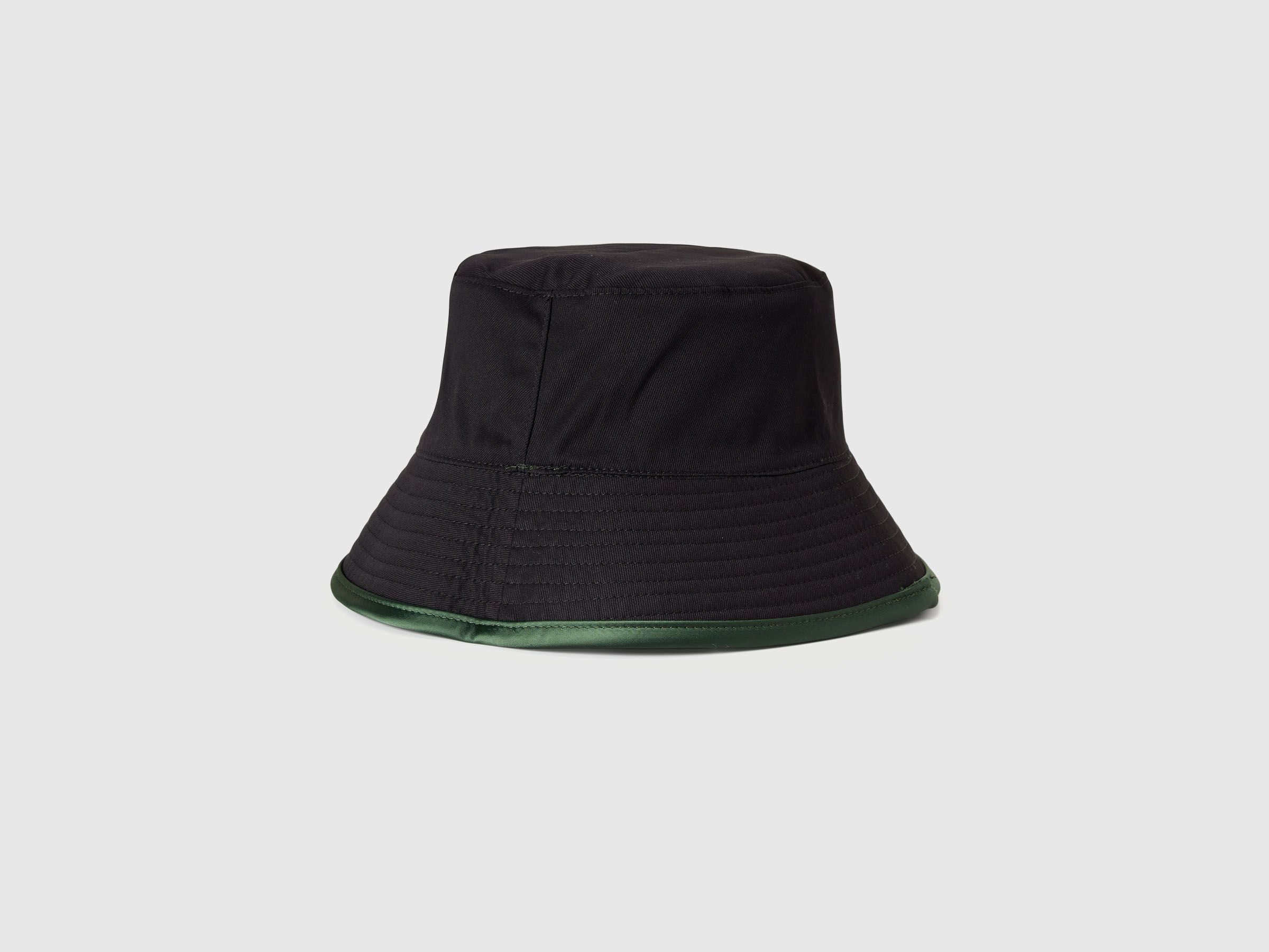 HAT Women image number 2